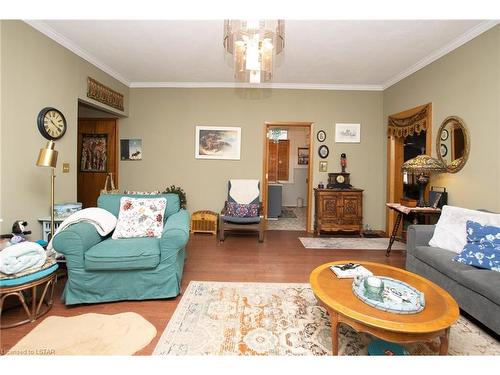 148 Mcrae Street, Glencoe, ON - Indoor Photo Showing Living Room