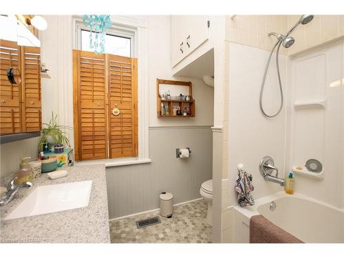 148 Mcrae Street, Glencoe, ON - Indoor Photo Showing Bathroom