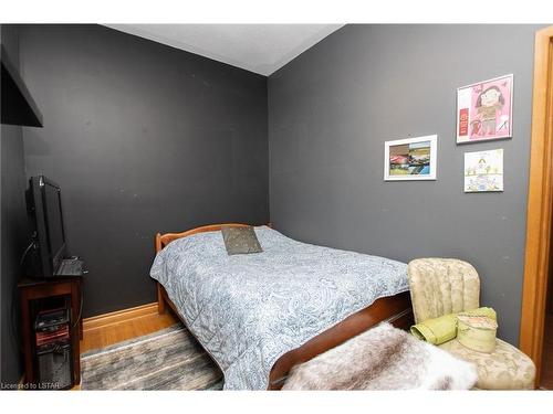 148 Mcrae Street, Glencoe, ON - Indoor Photo Showing Bedroom