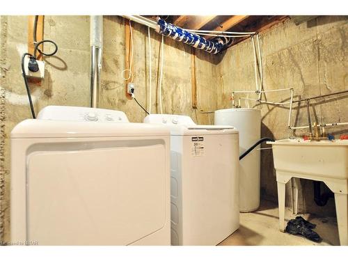 91 Toulon Crescent, London, ON - Indoor Photo Showing Laundry Room