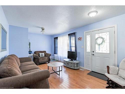 15 Fulton Street, Bayham, ON - Indoor Photo Showing Living Room