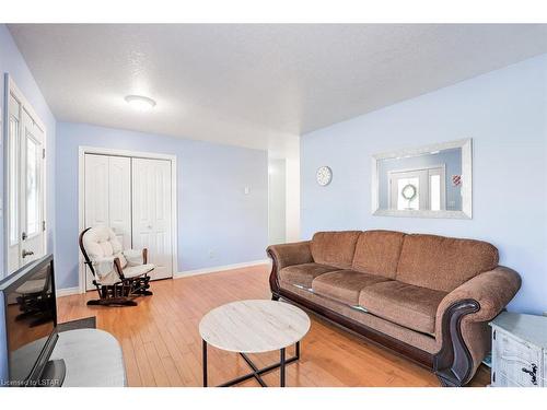 15 Fulton Street, Bayham, ON - Indoor Photo Showing Living Room