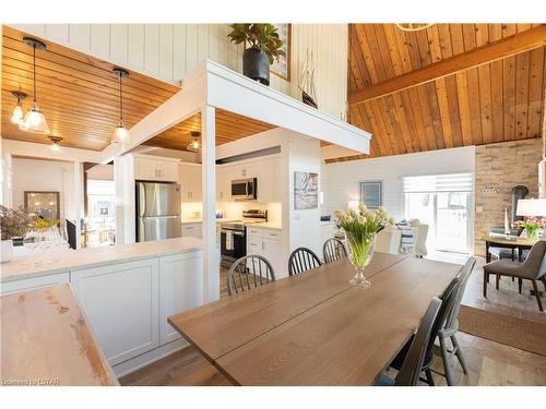 10291 Pines Parkway, Grand Bend, ON - Indoor Photo Showing Dining Room
