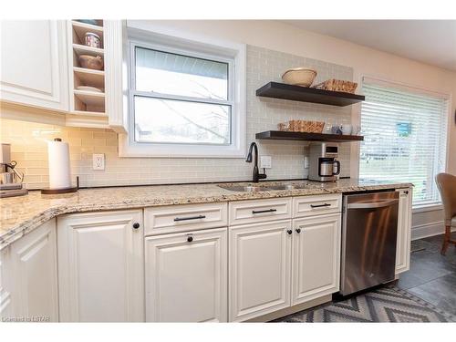 4219 Thomas Road, Port Stanley, ON - Indoor Photo Showing Kitchen With Upgraded Kitchen