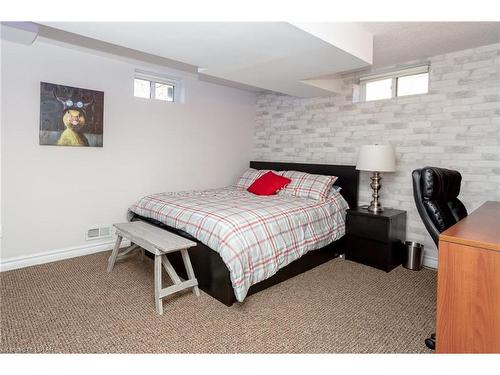8 Gower Street, London, ON - Indoor Photo Showing Bedroom
