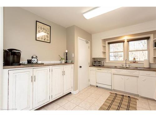 8 Gower Street, London, ON - Indoor Photo Showing Kitchen With Double Sink