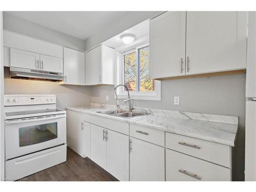 509 Osgoode Drive, London, ON - Indoor Photo Showing Kitchen With Double Sink