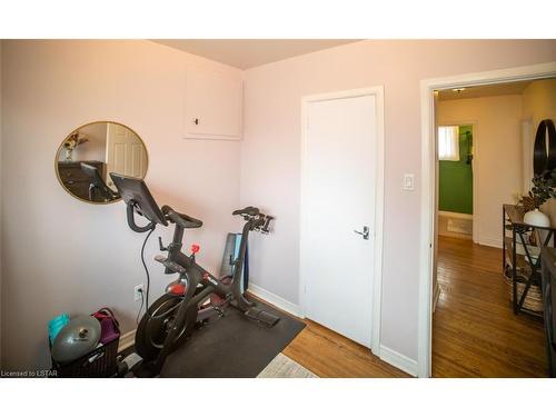 412 Regal Drive, London, ON - Indoor Photo Showing Gym Room