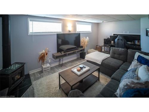 412 Regal Drive, London, ON - Indoor Photo Showing Other Room