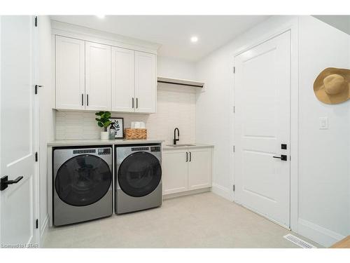 80 Princeton Terrace, London, ON - Indoor Photo Showing Laundry Room