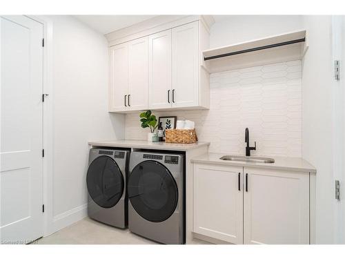 80 Princeton Terrace, London, ON - Indoor Photo Showing Laundry Room