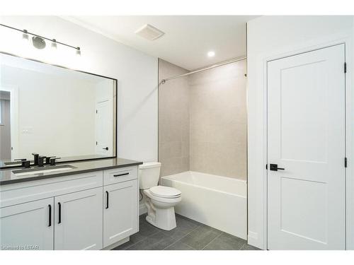 80 Princeton Terrace, London, ON - Indoor Photo Showing Bathroom