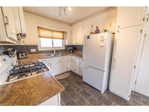71247 Sandra Street N, Dashwood, ON - Indoor Photo Showing Kitchen With Double Sink
