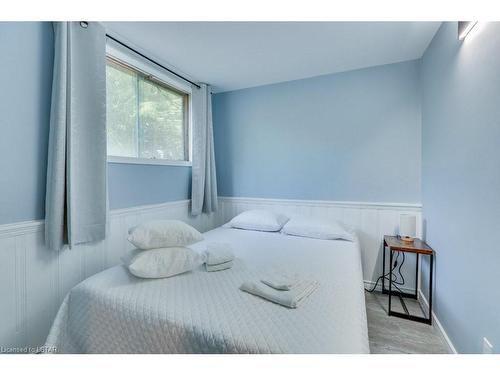 5459 Lake Valley Grove Road, Lambton Shores, ON - Indoor Photo Showing Bedroom