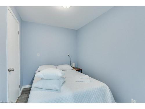 5459 Lake Valley Grove Road, Lambton Shores, ON - Indoor Photo Showing Bedroom