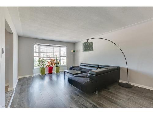 545 Huron Street, London, ON - Indoor Photo Showing Living Room