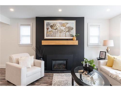 91 Iroquois Avenue, London, ON - Indoor Photo Showing Living Room With Fireplace