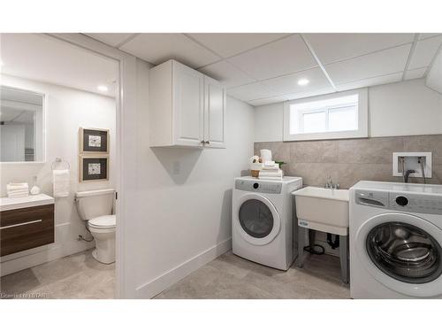 91 Iroquois Avenue, London, ON - Indoor Photo Showing Laundry Room