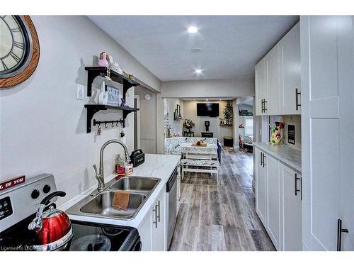 335D George Street, Port Stanley, ON - Indoor Photo Showing Kitchen With Double Sink