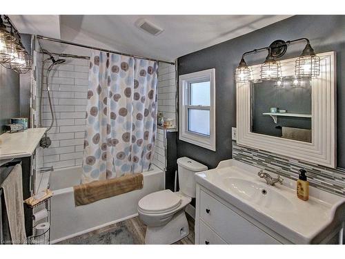 335D George Street, Port Stanley, ON - Indoor Photo Showing Bathroom