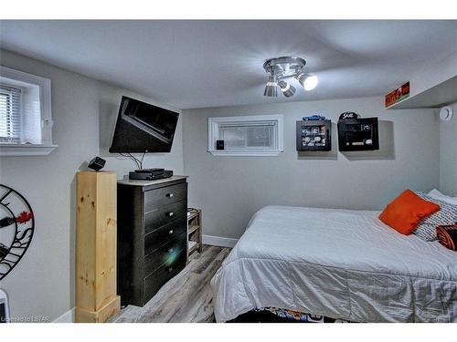 335D George Street, Port Stanley, ON - Indoor Photo Showing Bedroom