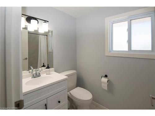10-757 Wharncliffe Road S, London, ON - Indoor Photo Showing Bathroom