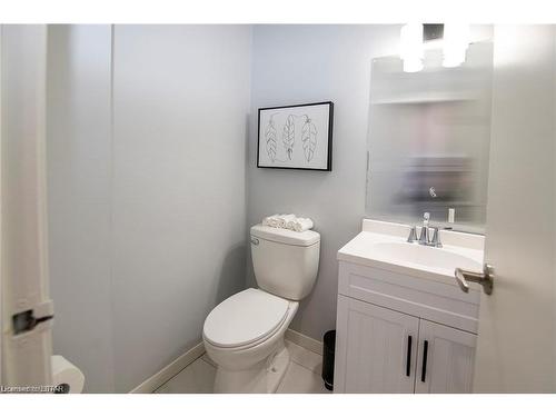 10-757 Wharncliffe Road S, London, ON - Indoor Photo Showing Bathroom