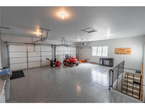 41 Abbey Lane, Exeter, ON - Indoor Photo Showing Garage