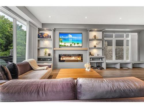 1422 Lawson Road, London, ON - Indoor Photo Showing Living Room With Fireplace
