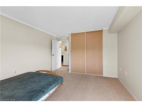 507-860 Commissioners Road E, London, ON - Indoor Photo Showing Other Room