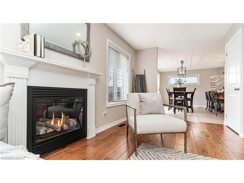 513 Juliana Drive Drive, Mount Brydges, ON - Indoor Photo Showing Living Room With Fireplace