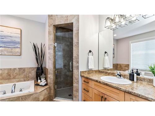 513 Juliana Drive Drive, Mount Brydges, ON - Indoor Photo Showing Bathroom