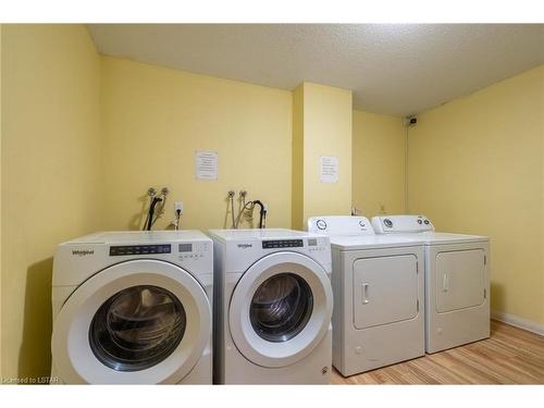 402-15 Jacksway Crescent, London, ON - Indoor Photo Showing Laundry Room