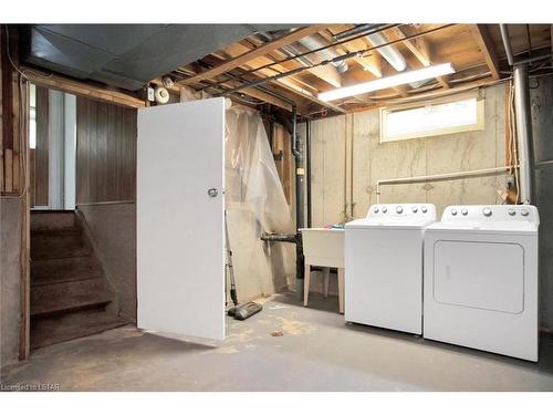 21 Highview Avenue W, London, ON - Indoor Photo Showing Laundry Room