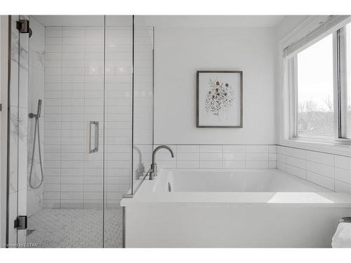99 Meadowridge Road, London, ON - Indoor Photo Showing Bathroom