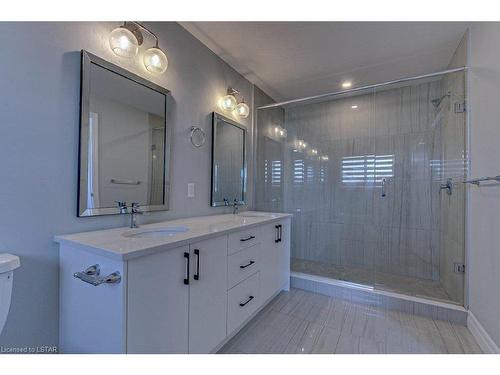3869 Auckland Avenue, London, ON - Indoor Photo Showing Bathroom