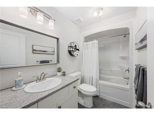 24 Acorn Trail, St. Thomas, ON - Indoor Photo Showing Laundry Room