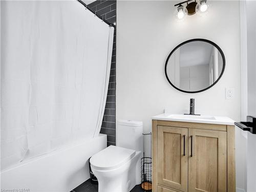 3472 Silverleaf Chase, London, ON - Indoor Photo Showing Bathroom
