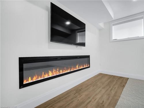 3472 Silverleaf Chase, London, ON - Indoor With Fireplace
