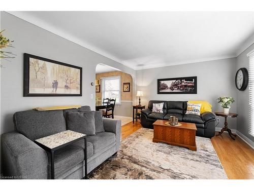 458 West Street, Brantford, ON - Indoor Photo Showing Living Room