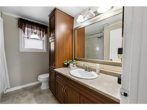 458 West Street, Brantford, ON - Indoor Photo Showing Bathroom