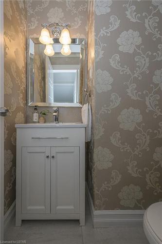 177 Gatineau Road, London, ON - Indoor Photo Showing Bathroom
