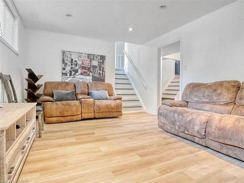96 Westbury Avenue, London, ON - Indoor Photo Showing Living Room