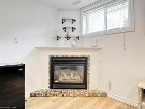 96 Westbury Avenue, London, ON - Indoor Photo Showing Living Room With Fireplace