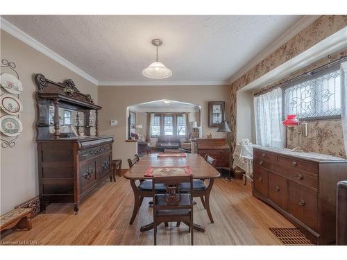 292 Wellington Road, London, ON - Indoor Photo Showing Dining Room