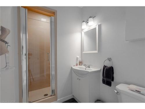 88 Golfview Crescent, London, ON - Indoor Photo Showing Bathroom