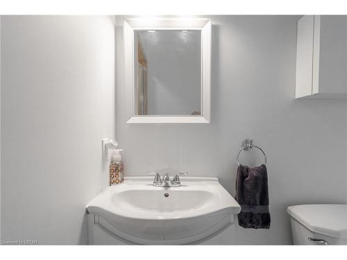 88 Golfview Crescent, London, ON - Indoor Photo Showing Bathroom