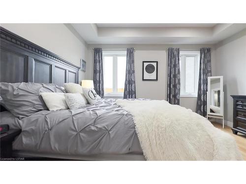 303 Hazelton Lane, Exeter, ON - Indoor Photo Showing Bedroom