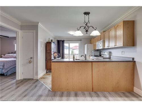 1864 Bloom Crescent, London, ON - Indoor Photo Showing Kitchen
