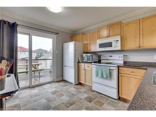 1864 Bloom Crescent, London, ON - Indoor Photo Showing Kitchen